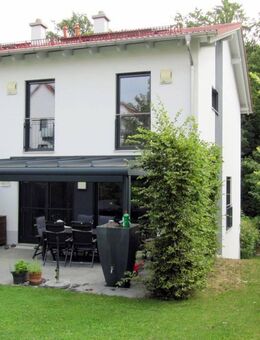 neu- und hochwertiges Reiheneckhaus mit Garten in bevorzugter Lage am Moniberg - Landshut