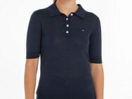 Tommy Hilfiger Polokragenpullover BUTTON POLO SS TOP mit Logo auf der Brust