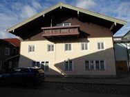 Verkaufen ein Top gepflegtes, modernisiertes und zentral gelegenes 2 Fam.- Wohnhaus in Waging am See ! - Waging (See)