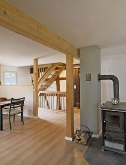 Historisches, kernsaniertes Fachwerkhaus trifft modernen Wohnkomfort! - Mönsheim