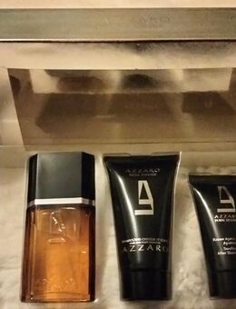 Azzaro Pour Homme Geschenke Set plus 100 gr. Azzaro Seife. - Essen