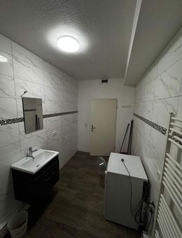 Große 5-Zimmer-Wohnung / Etage in zentraler Lage von Bremen - WG - Bremen