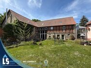 Spektakuläres Fachwerkensemble mit ausgebauter Feldsteinscheune und Künstlergarten in Ostingersleben - Ingersleben