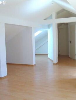 1-2 Zimmer Mansardenwohnung in Altenstadt-WN ** 3 Stock** Stellplatz - Altenstadt (Waldnaab)