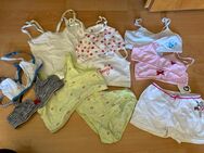 Kinderunterwäsche Unterhemd BH Bustier Unterhose fällt aus wie Gr. 140 neuwertig in 73430