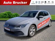 VW Golf, 2.0 TDI VIII Life, Jahr 2020 - Marktredwitz