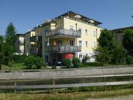 Attraktive 3-Zimmer-Wohnung mit Balkon und Tiefgarage in Traunstein - Traunstein