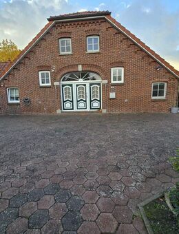 Haus mit großem Garten und Baugrundstück - Jade