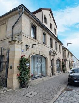 Großzügige 2,5-Zimmer Wohnung mit EBK in guter Lage! Frei ab 01.07.! - Bayreuth