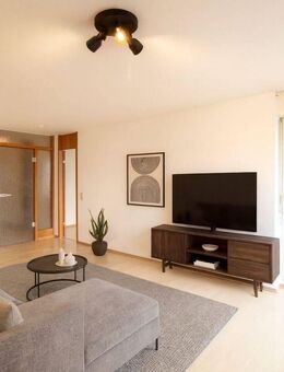 Charmante 2-Zimmer-Etagenwohnung mit Balkon und Garagenstellplatz in Stuttgart-Riedenberg - Stuttgart