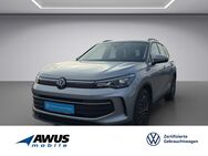 VW Tiguan, 2.0 TDI Life, Jahr 2024 - Schwerin