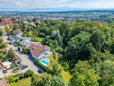 Einmalige Gelegenheit! Großzügiges Anwesen mit Pool auf 1500 m² Grundstück am Waldrand gelegen.