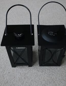 2 Metall Laternen zum Aufhängen schwarz 20 cm X 14,5 cm Innen + Außen - Niddatal