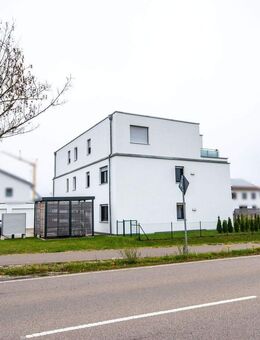 ***TRAUMWOHNUNG: 2,5 Zimmer plus Tageslichtbad und Balkon im 1. OG*** - Mühlhausen (Regierungsbezirk Oberpfalz)