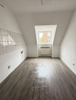 Frisch renovierte 3-Zimmer-Dachgeschosswohnung in ruhiger Lage von Gelsenkirchen-Erle | ca. 67 m² - Gelsenkirchen