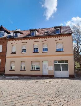 Voll vermietetes Mehrfamilienhaus mit 3 Wohneinheiten, Stellplätzen und Grundstück in bester Altstadtlage direkt an der Ihle in Burg - Burg (Sachsen-Anhalt)