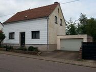 Einfamilienhaus mit Garten und Garage - Merchweiler
