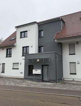sehr moderne 2,5-Zimmer-Wohnung mit außergewöhnlichen Balkon ab 01.02. frei! - Crailsheim