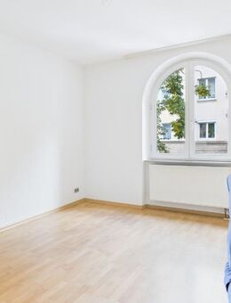Investieren oder selbst einziehen? Diese 3-Zimmer-Wohnung bietet beides - mit Balkon und Charme - Nürnberg