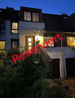 Courtagefrei - Split-Level-Reihenhaus in Norderstedt-Mitte - Norderstedt