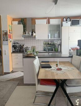 Hell, gemütlich, gut gelegen – 3-Zimmer-Wohnung mit 2 Loggien und toller Aussicht! - Kandel