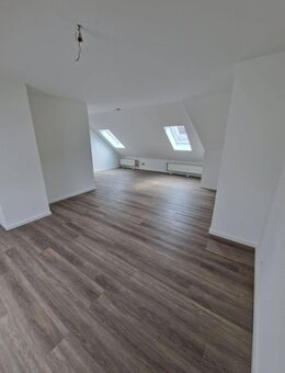 D - Benrath zentrale Lage großz. 2 Zi Whg. ohne Balkon, in gepflegtem 6 - Fam. Jugendstilhaus - Düsseldorf