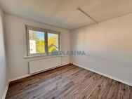 3- Zimmer- Wohnung mit Einbauküche, aktuell in Renovierung - Stellplatz bei Bedarf - Schwerin