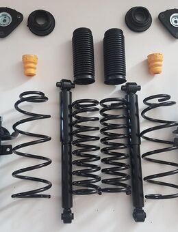 Fahrwerk Serienfahrwerk Standardfahrwerk Ford Focus 2 DA DS FFS SW Turnier Stoßdämpfer Federn Domlager Staubschutz neu - Großbeeren