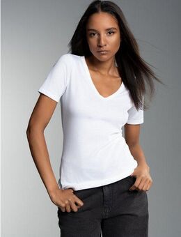 Trigema T-Shirt TRIGEMA V-Shirt aus Baumwolle/Elastan (1-tlg)