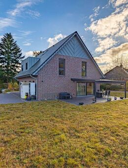 Neugebautes Einfamilienhaus - Hochwertig ausgestattet & energieeffizient mit eigenem Stromspeicher - Fockbek