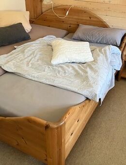 Massivholz-Doppelbett zu verkaufen - Oberndorf (Neckar)