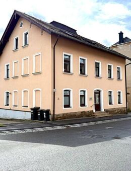 Gemütliche, helle 3-Raum-Dachgeschosswohnung mit PKW-Stellplatz zentral in Bärenstein! - Bärenstein