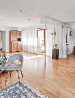 5-Zimmer-Maisonette mit Dachloggia & Carport mit Wallbox - zentrales & exklusives Wohnen - Weissach (Tal)