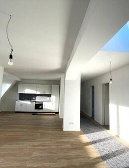 Großzügige Dachgeschoss-Wohnung mit Ausblick im Kranoldkiez - Berlin