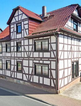 Großes Wohnhaus mit Scheune und Bauland im Ortskern von Großenritte - Baunatal