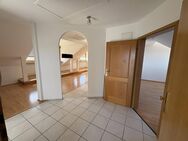 Helle Dachgeschosswohnung in Uttenreuth - Hemhofen