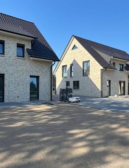 Moderne Doppelhaushälfte in Stemshorn - kurz vor Fertigstellung ! - Stemshorn