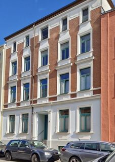 Schön geschnittene 4- Raum- Eigentumswohnung mit großem Balkon, nahe dem Schweriner See