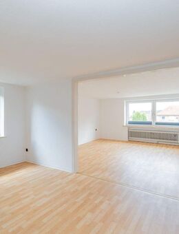 Vielfältig nutzbares Haus mit Gewerbeeinheit, Wohnungen und Ausbauoptionen - Drochtersen