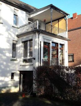 Zum Verkauf bieten wir an: ein großes Wohnhaus (Altbau) mit 3 Wohnungen und 2 Garagen in stadtnaher Wohnlage - Bünde