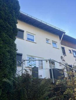 Warum nicht ein Haus? 2020 modernisiertes Ferienhäuschen mit Kamin, 3 Bäder und Garten-Terrasse - Schönwald (Schwarzwald)