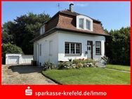 Historische Stadtvilla mit Garage auf Traumgrundstück - Grefrath (Sport- und Freizeitgemeinde)