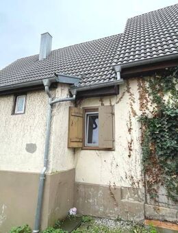 Renovieren Sie dieses kleinere Einfamilien-Bauernhaus nach Ihren Wohnideen! - Rechberghausen