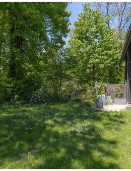 RUHIGER GARTENTRAUM - Sonnige Maisonettewohnung in begehrter Lage nahe der Isar - München