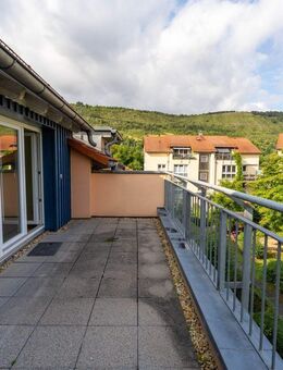 Lichtdurchflutete Dachgeschosswohnung mit Blick ins Grüne - Jena