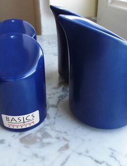 Wächtersbach Keramik Basics blau: 2 Milchgießer+ 2 Pfefferstreuer zus. 8,- - Flensburg
