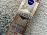 Nivea Luminous Anti-Pigmentflecken CC Fluid LSF30 in 01 Hell/Light - Eisenberg (Pfalz)