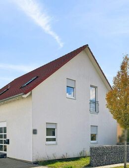 Modernes Einfamilienhaus mit schönem Garten in Flachslanden - Flachslanden