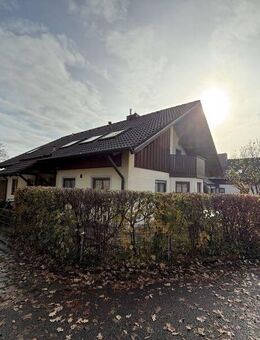 Traumhafte 3-Zimmer-Dachgeschosswohnung mit hohen Decken und Balkon - Erding