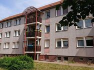 Sanierte 3 Raum- Wohnung mit Balkon mit WBS - Bitterfeld-Wolfen Bitterfeld